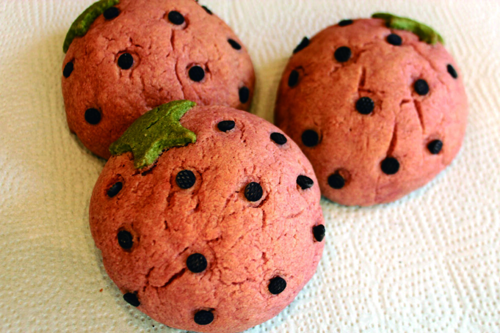 さくさくクッキーのいちごパン